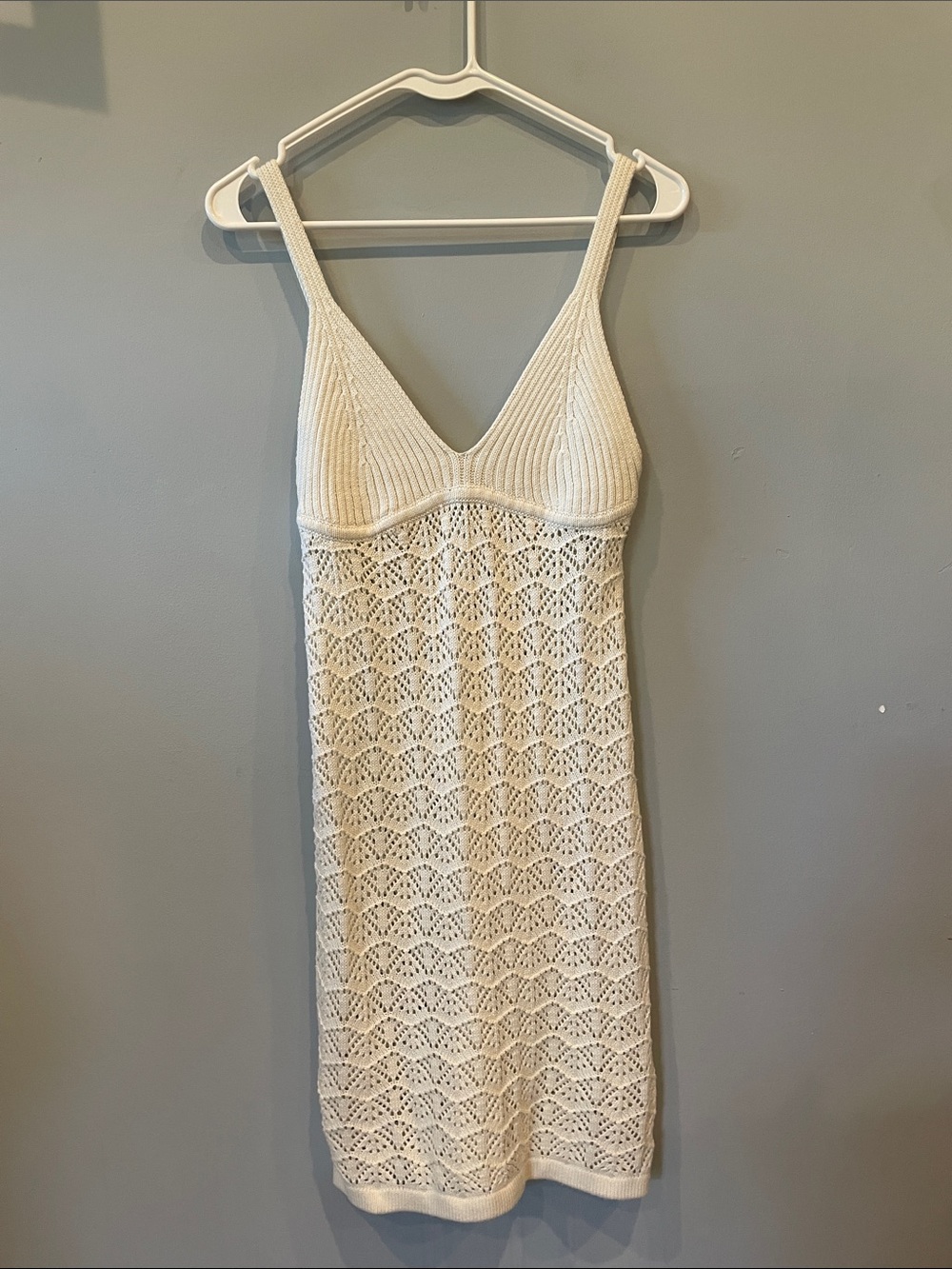 Women’s Cream Knit Lace Slip Dress - V-Neck Spaghetti Straps new size medium